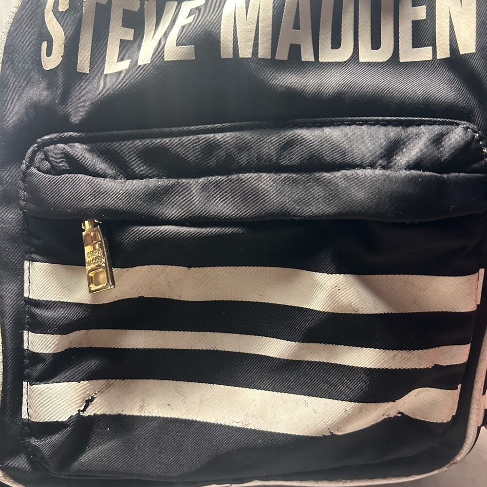 Woman’s Steve Madden black and white striped backpack pocketbook purse - Picture 5 of 10